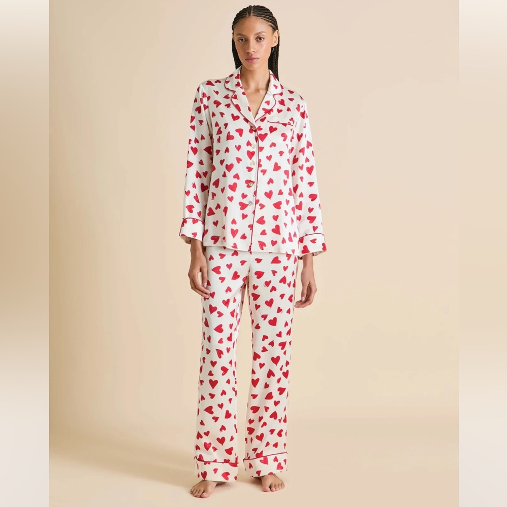NOT FOR SALE Lila Amore Red Heart Pyjamas
In Silk Satin Heart Pattern